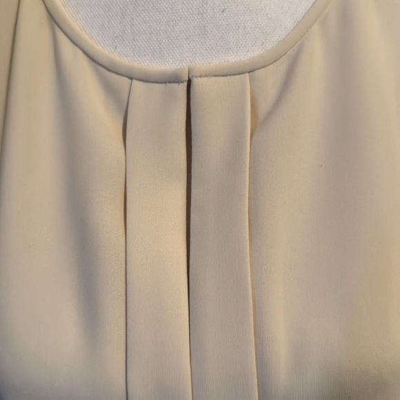 J Crew NWT sleeveless popover top with front inverted pleats - Picture 3 of 12